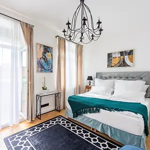 Luxury With A Balcony And A Terrace Prag
